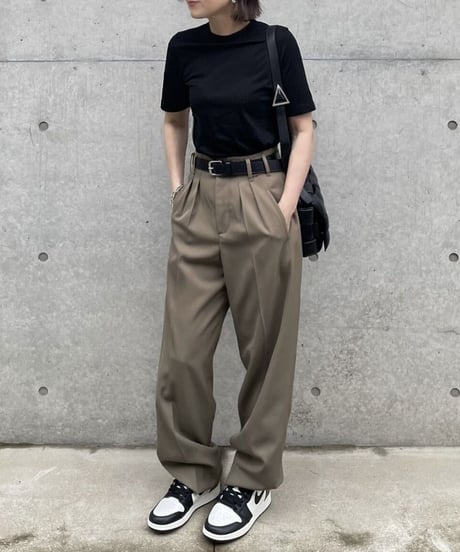 basic t-shirt (white/black)