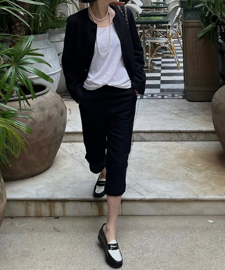 monotone tweed capri pants