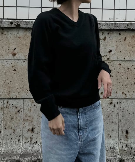 V neck wool knit