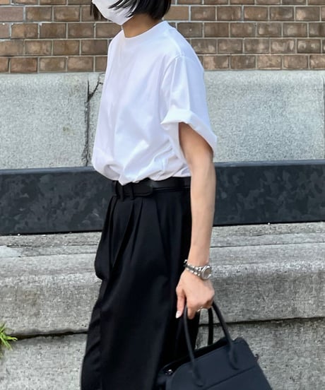 over size t-shirt (white/black)