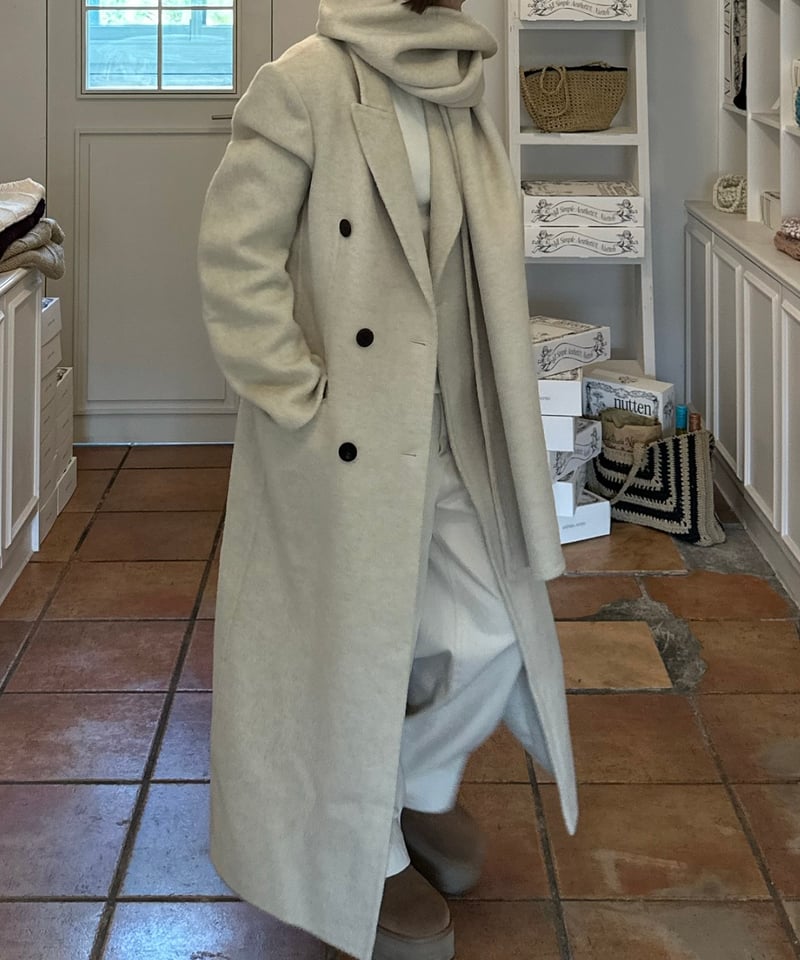 white chester coat with scarf | ok.soon white chester coat with scarf | ok.soon