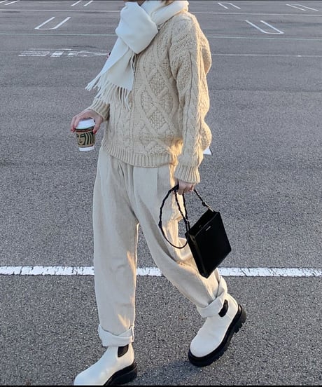 コーデュロイテーパードパンツ