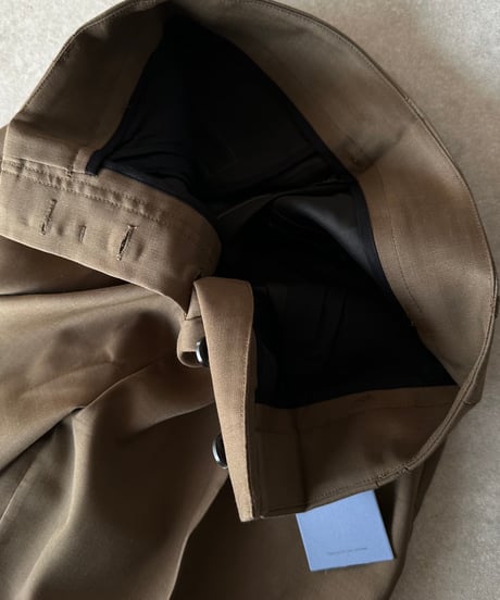 1tuck casual slacks khaki