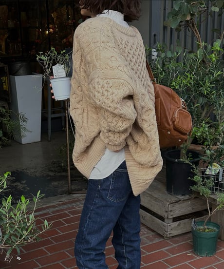 over size cable knit