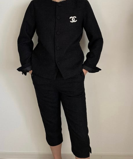 monotone tweed capri pants