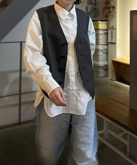 over size shirt white
