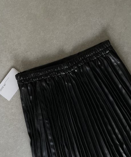 fake leather pleats skirt