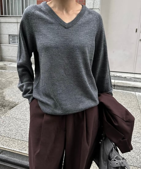 V neck wool knit