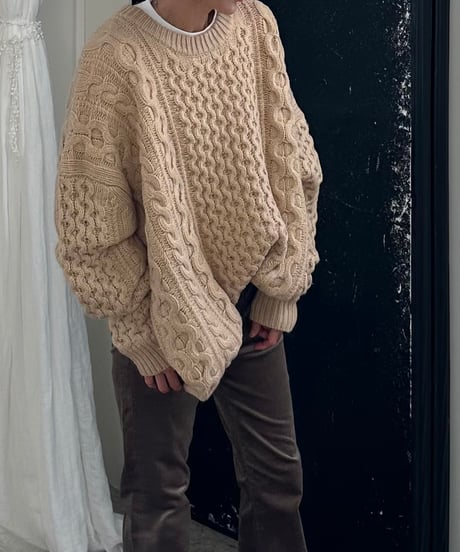 over size cable knit