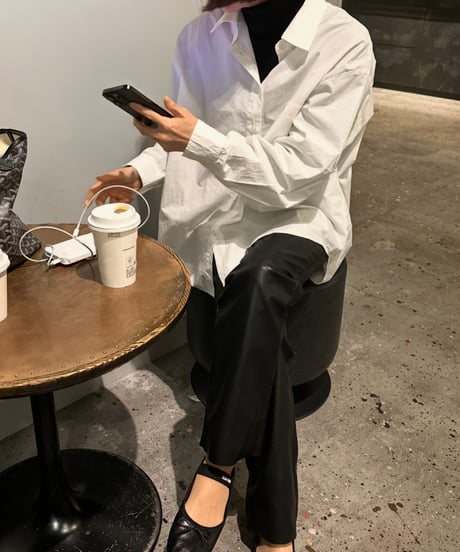 over size shirt white