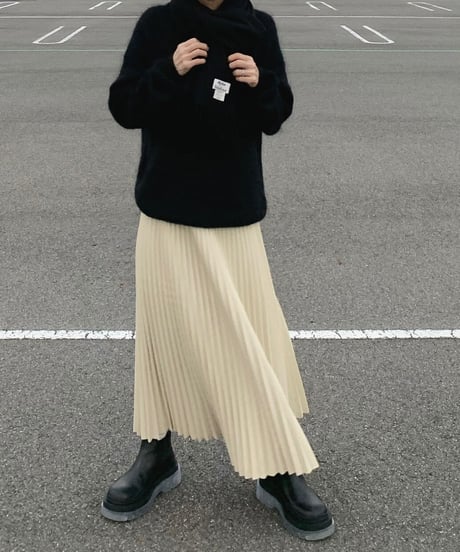 フェイクレザープリーツスカートecru