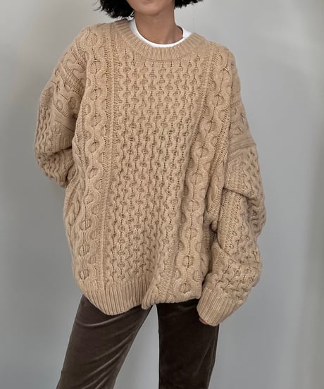 over size cable knit