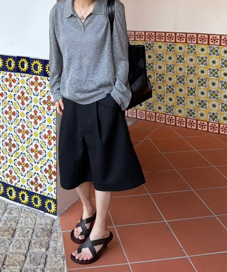 linen like open collar knit