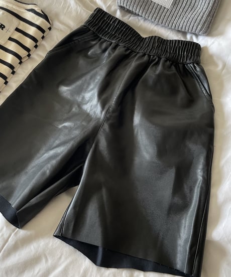 fake leather half pants