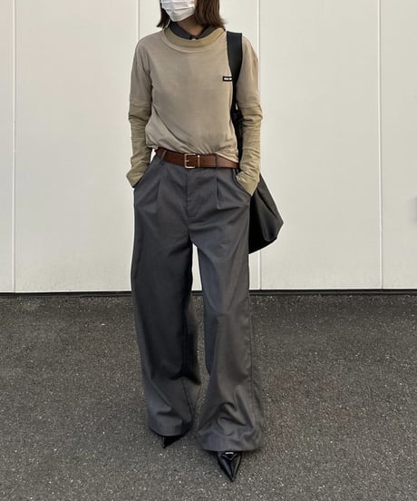 white belt 1tuck slacks (gray)
