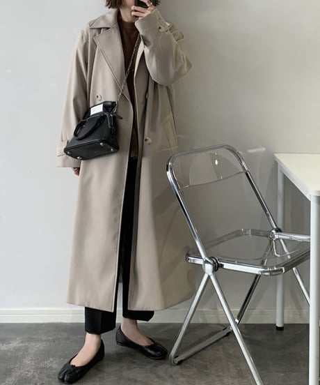 ライトベージュトレンチコート