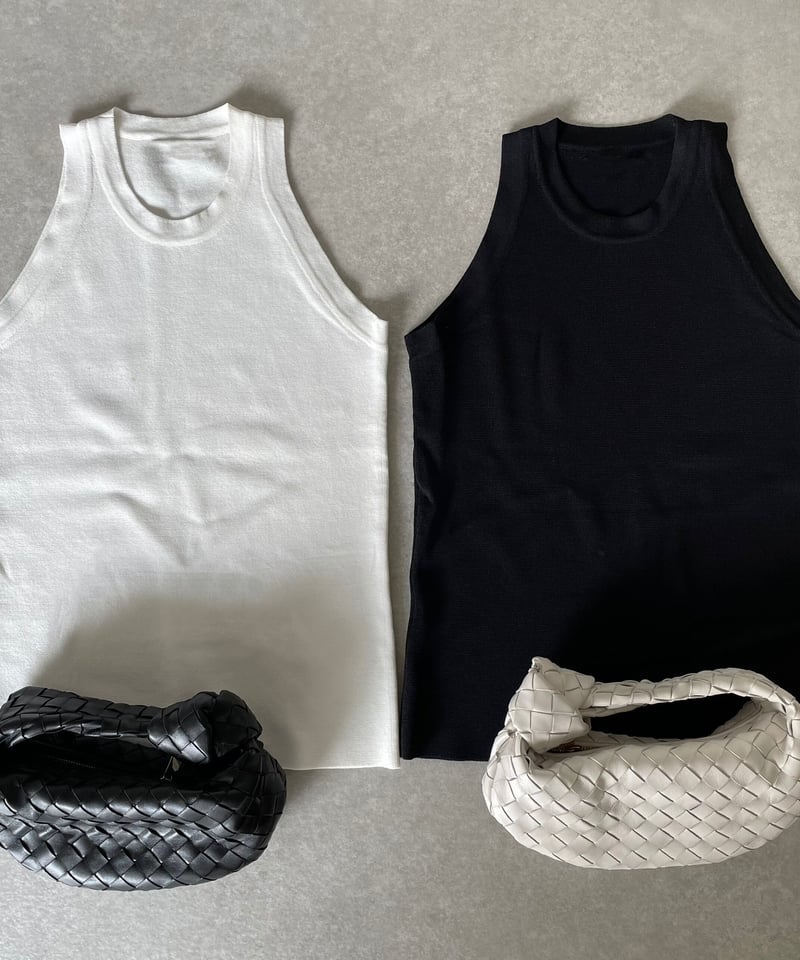 ホルターネックタンクトップwhite,black | ok.soon ホルターネックタンクトップwhite,black | ok.soon