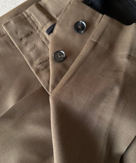 1tuck casual slacks khaki