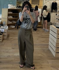 1tuck casual slacks khaki