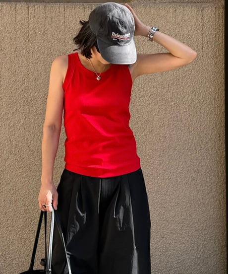 tank top red