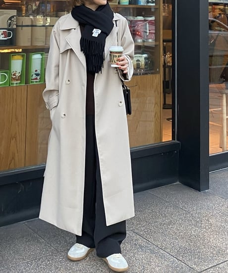 ライトベージュトレンチコート