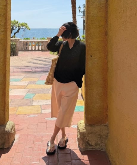 linen like open collar knit