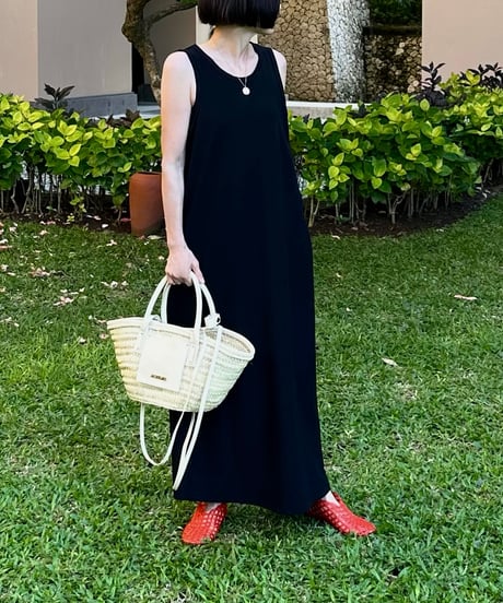sleeveless dress