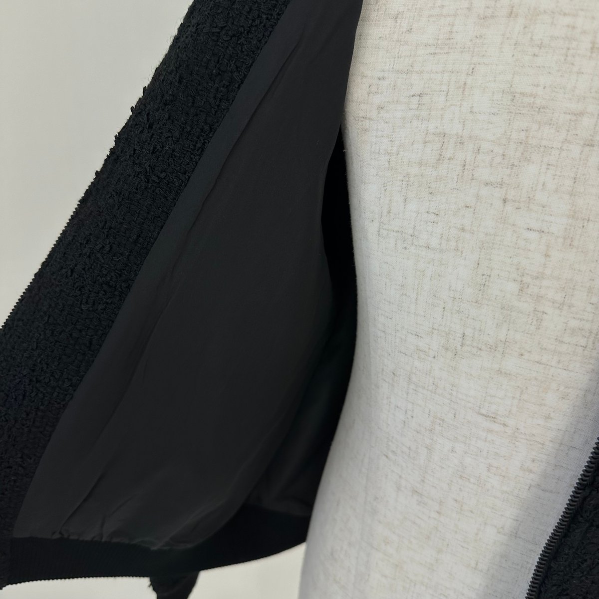 気まぐれ値下げ　oksoon オクスン　tweed blouson 気まぐれ値下げ oksoon オクスン tweed blouson - メルカリ