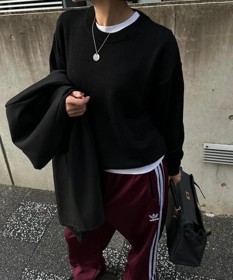 crew neck wool knit