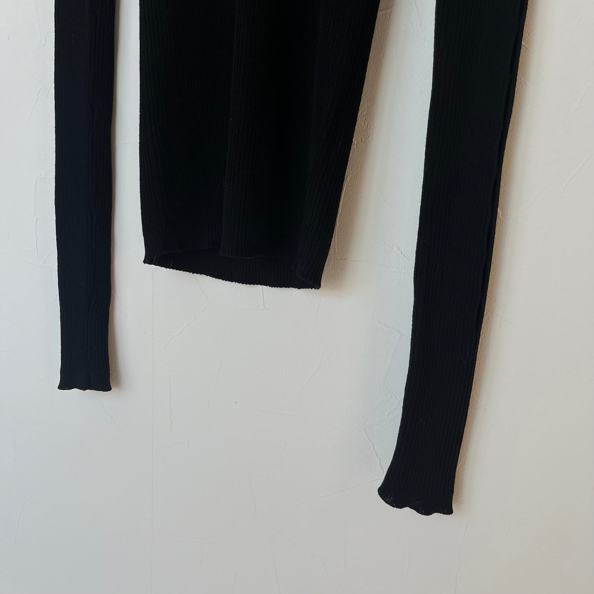 HAKUJI】Hole sleeve sweater/袖穴あきデザインニット | WEL'L HAKUJI】Hole sleeve sweater/袖穴あきデザインニット | WEL'L