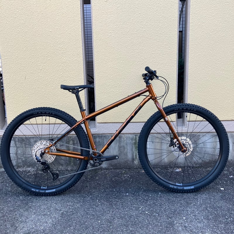 KONA 2026：UNIT X Gloss Metallic Gold | Lost &