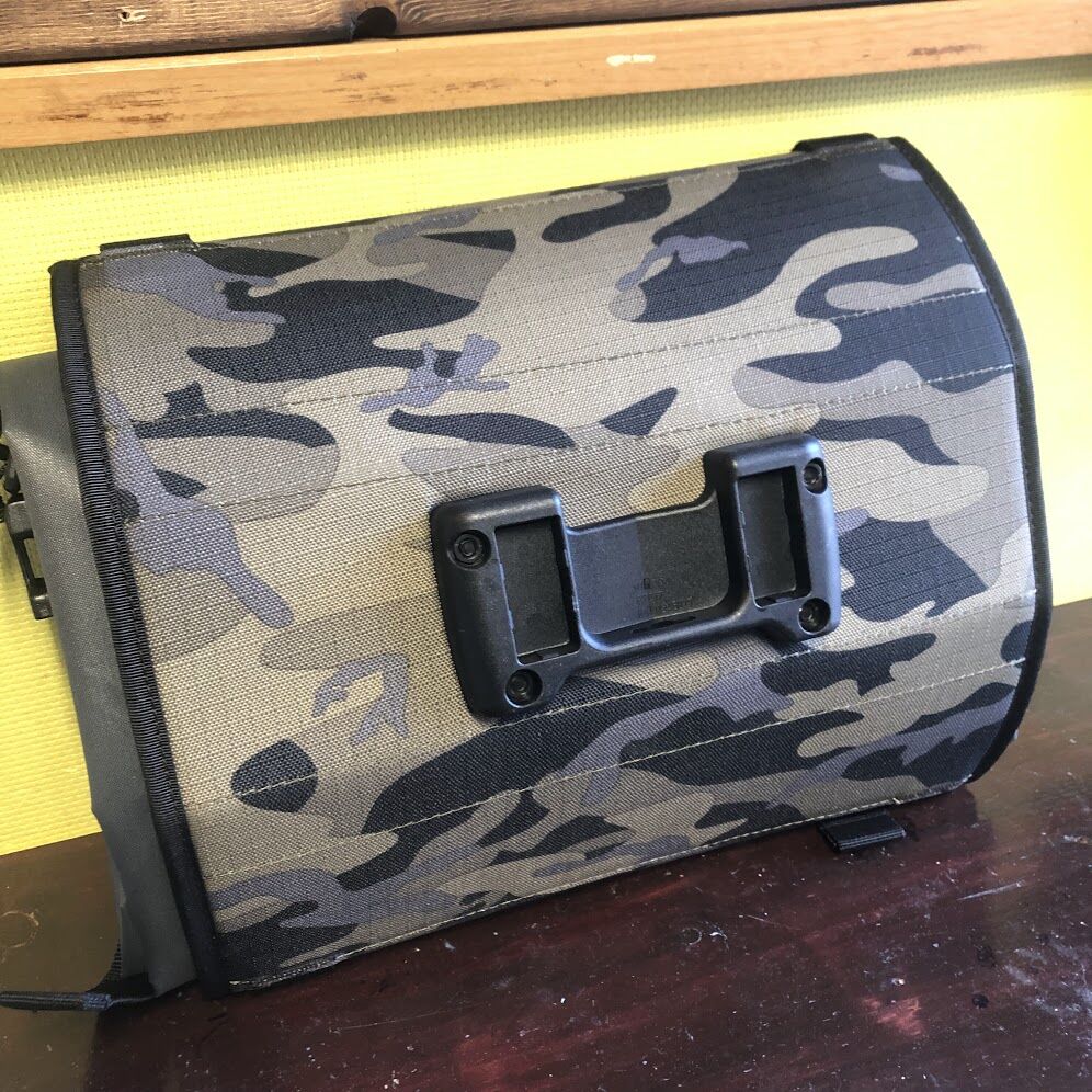 BLACKBURN:Outpost Handlebar Roll & Drybag | Los BLACKBURN:Outpost Handlebar Roll & Drybag | Los