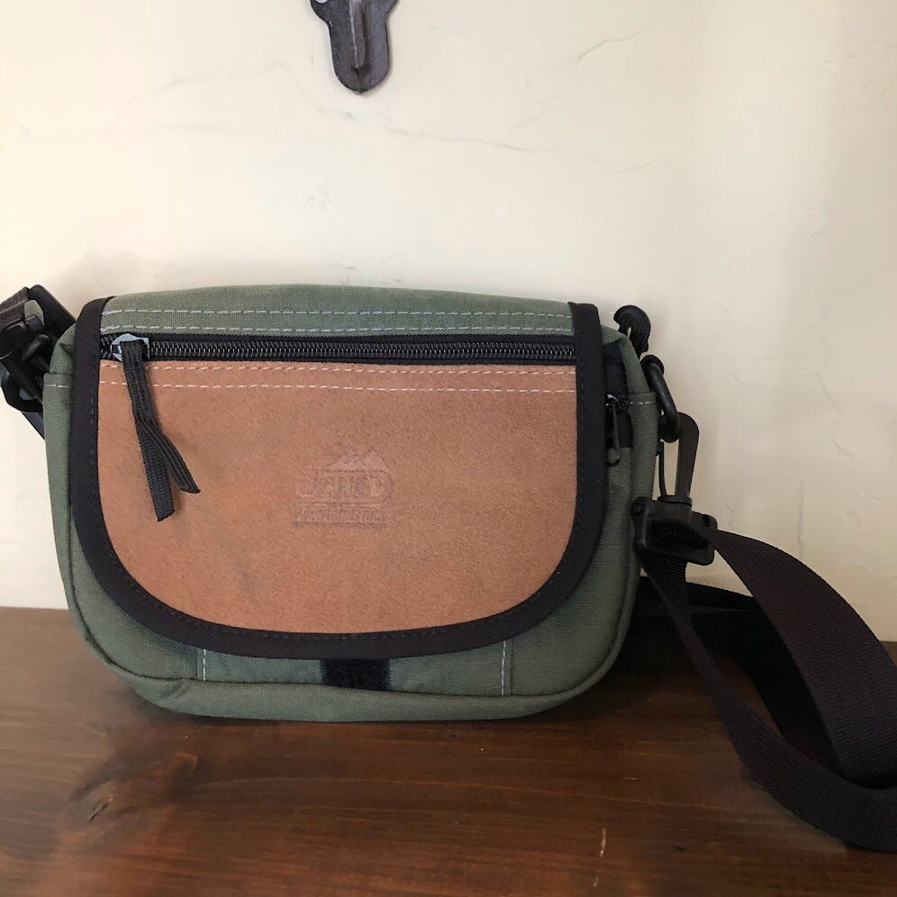 Jandd store travel satchel