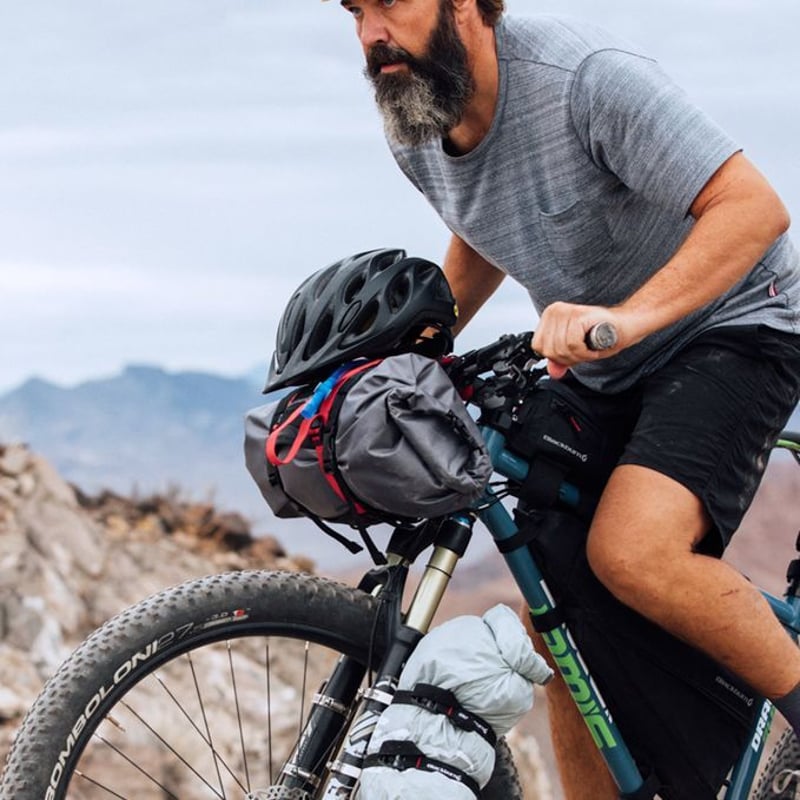 BLACKBURN：Outpost Handlebar Roll ＆ Drybag | Los