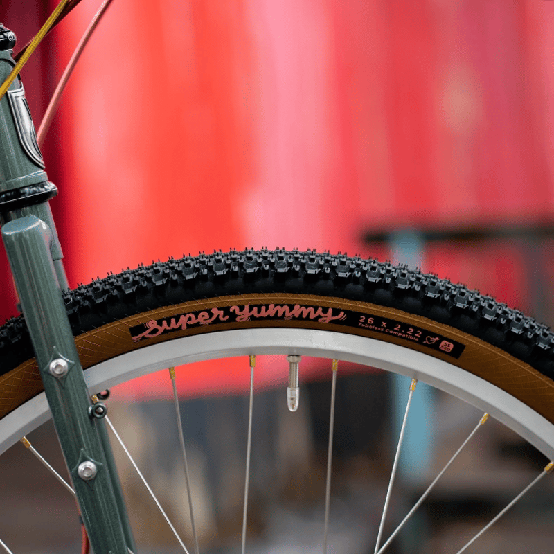 SimWorks by Panaracer：Super Yummy 26