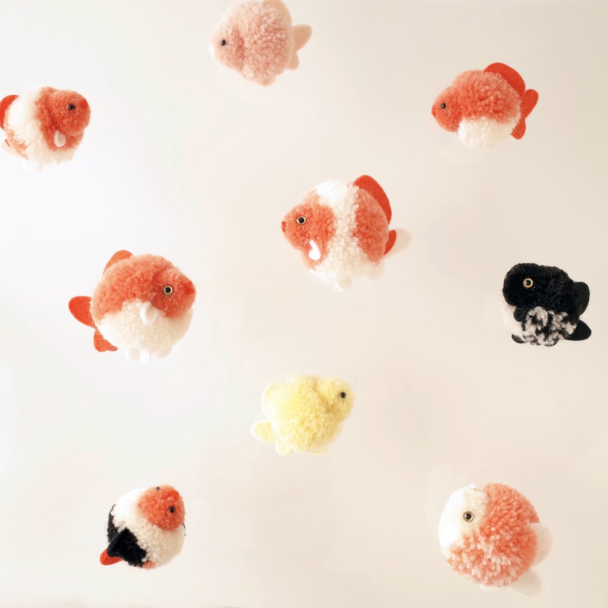 材料セット】毛糸で作るtrikotriのぽんぽん 金魚の親子 | trikotri store