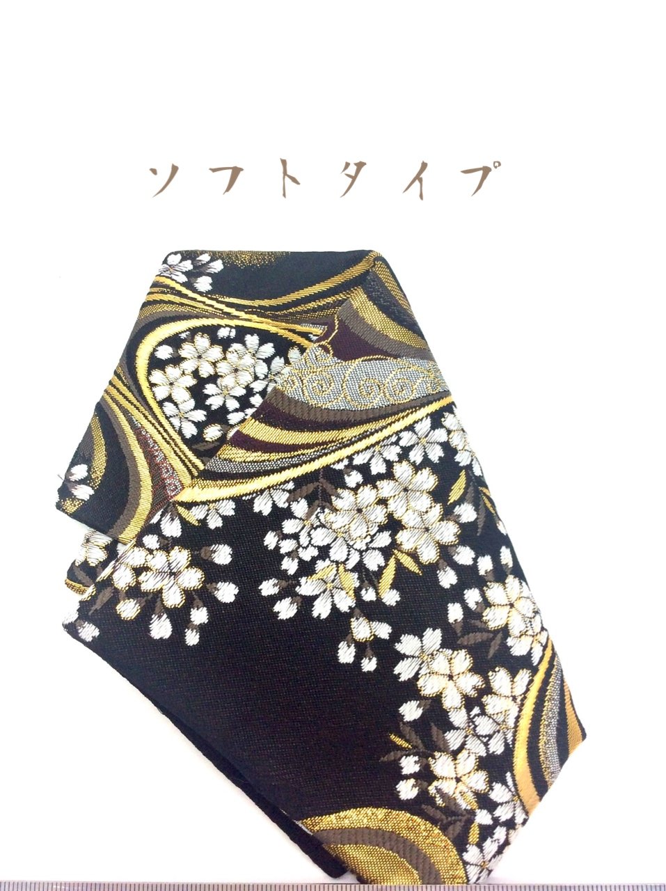 西陣織・金襴の生地で仕立てた袱紗 ふくさ | DandK. STORE 西陣織・金襴の生地で仕立てた袱紗 ふくさ | DandK. STORE