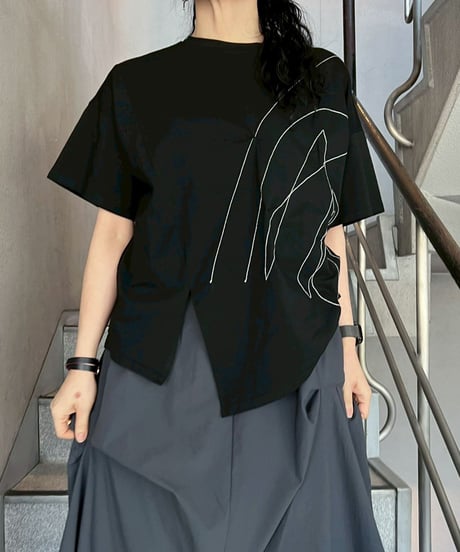 maev【2026年新作】4月新作 らくがきアートデザインTシャツ Tシャツ トップス プルオーバー(123-0006-692)