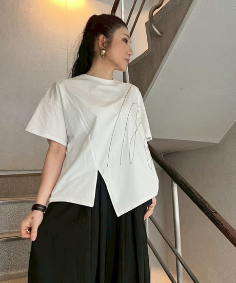 maev【2026年新作】4月新作 らくがきアートデザインTシャツ Tシャツ トップス プルオーバー(123-0006-692)