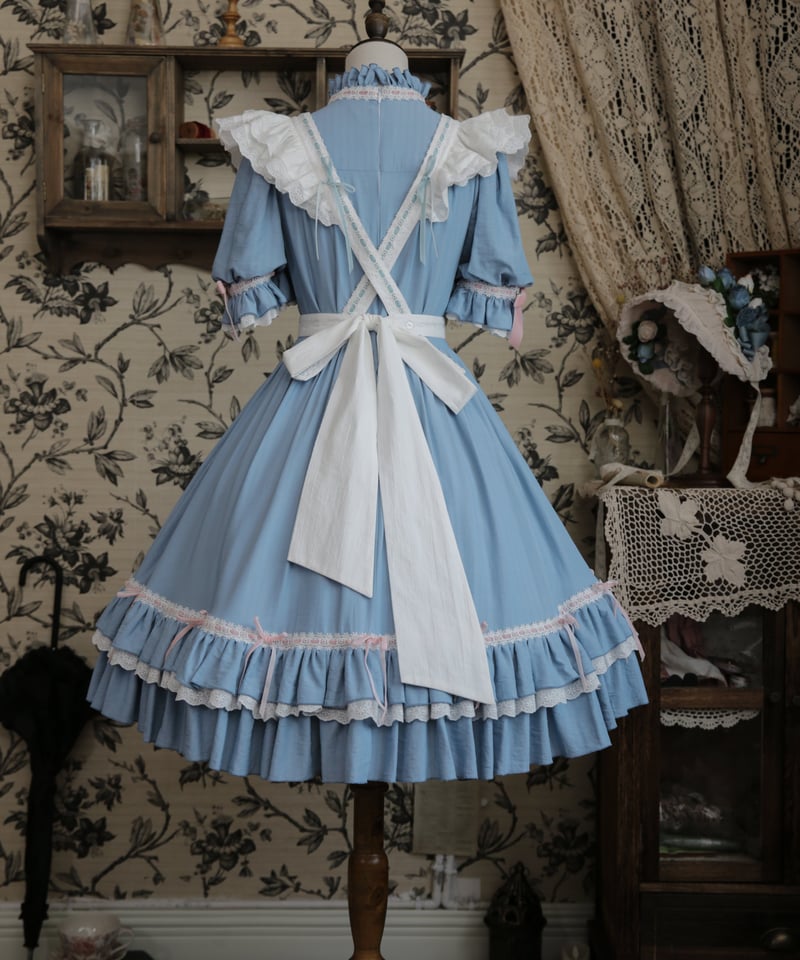 星箱Works》ベルスーズ すずらん刺繍エプロン<ブルー 星箱Works》ベルスーズ すずらん刺繍エプロン<ブルー