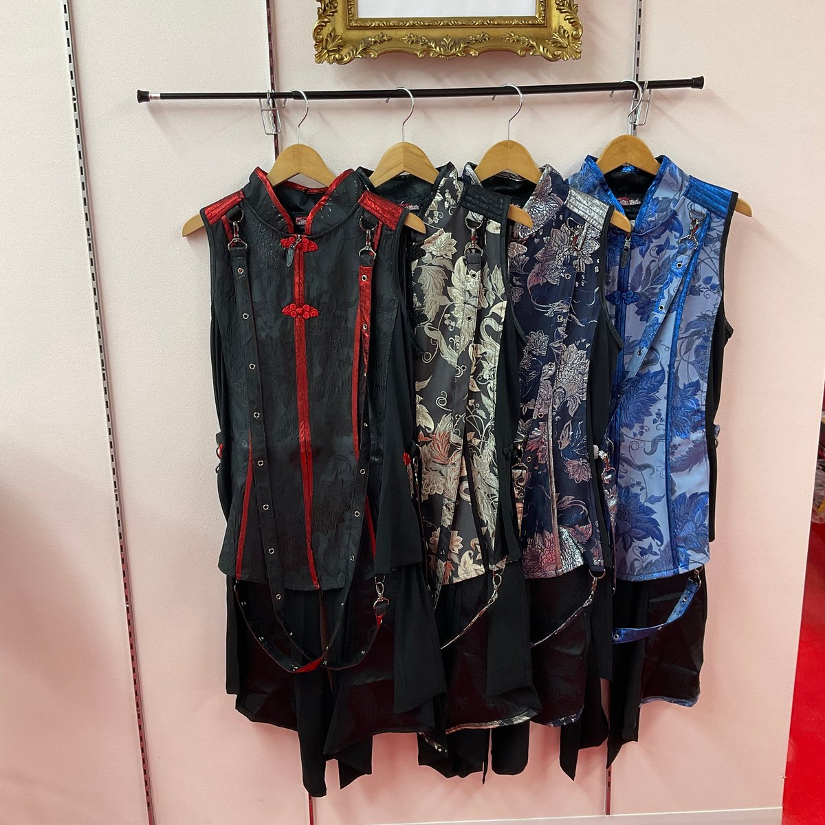 Qutiefrash》 後ろロングチャイナベスト 9918 | TyCHEMaria & c