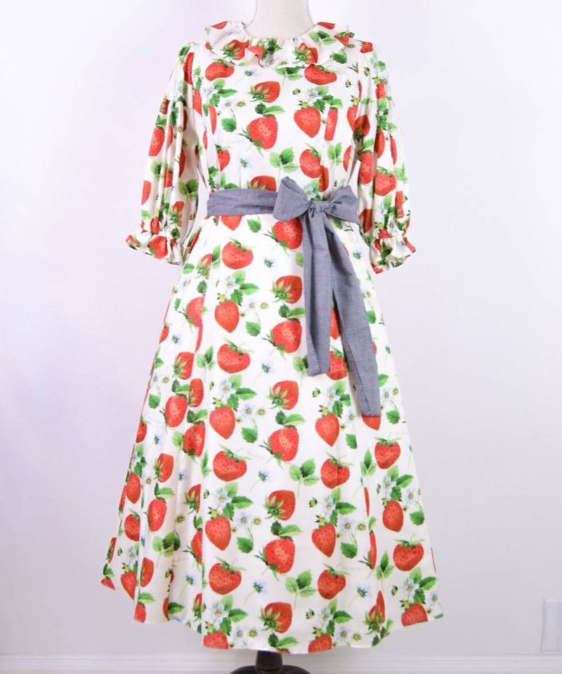Perla nell' ostrica 》いちごプリントフリル襟ワンピース 122017 |