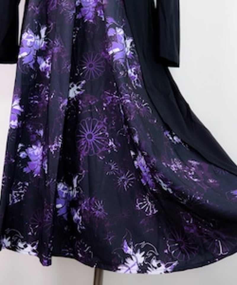 NieR》ポケット付きBACK DESIGN LONG DRESS【和柄九尾】990 | T NieR》ポケット付きBACK DESIGN LONG DRESS【和柄九尾】990 | T