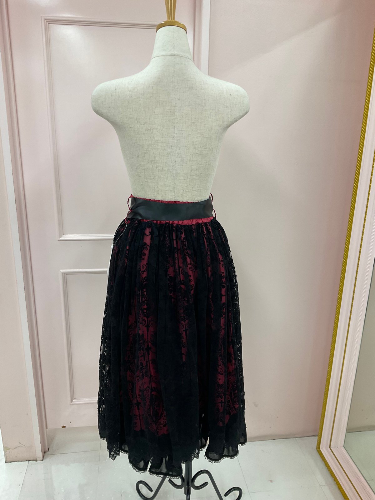 Triple* fortune 》骸骨少女スカート（黒×赤） | TyCHEMaria &