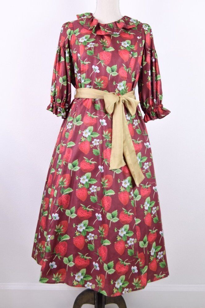 本日限定値下げ⭐️いちごワンピース 本日限定値下げ⭐️いちごワンピース