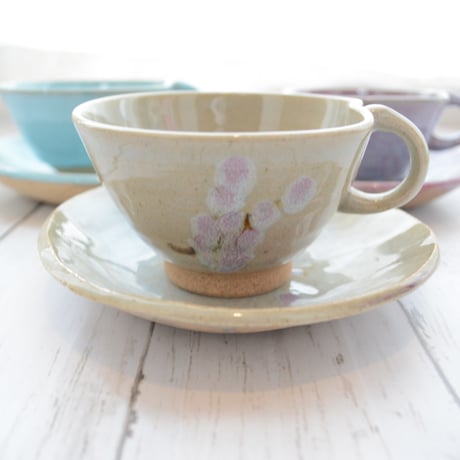 コーヒーカップ＆ソーサー　梅【両右ェ門窯】