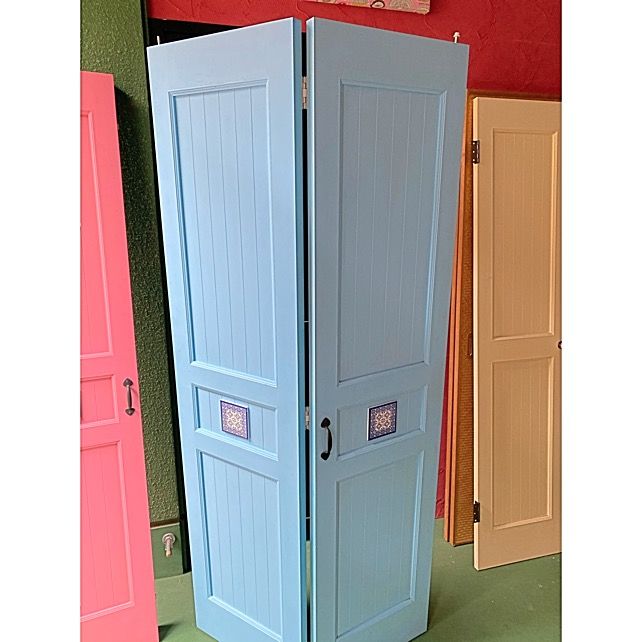 折れ戸ブルー インテリアにも | PORTA CARINA SALON