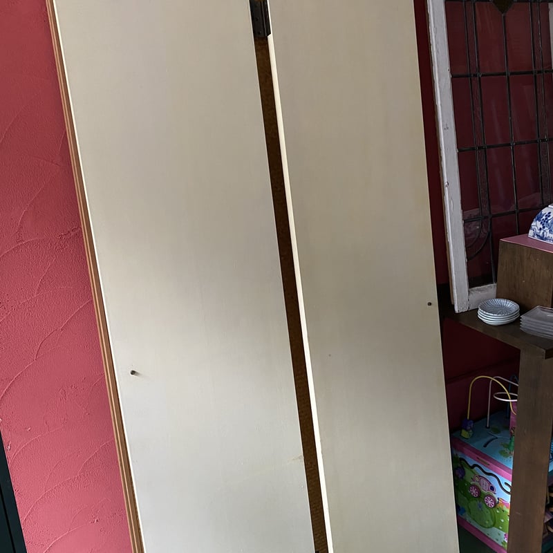 開き戸ベージュ インテリアにも