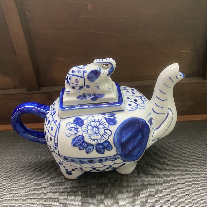 ゾウの急須 | PORTA CARINA SALON