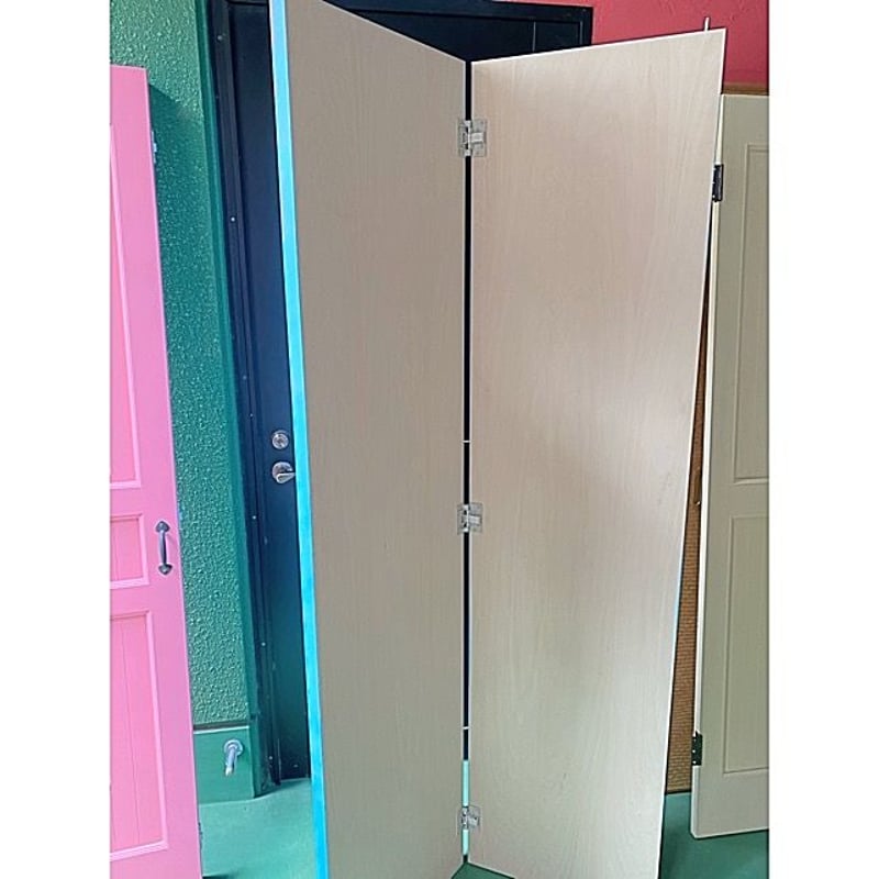 折れ戸ブルー インテリアにも